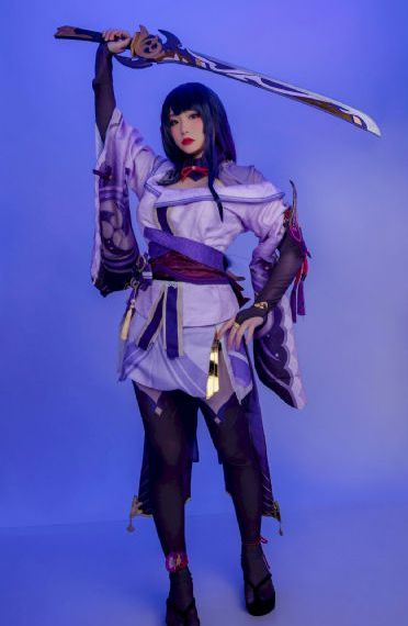 双胞胎姐妹齐上阵许多人物