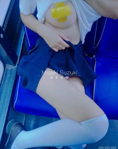 安琪拉翻白眼流眼泪流口水