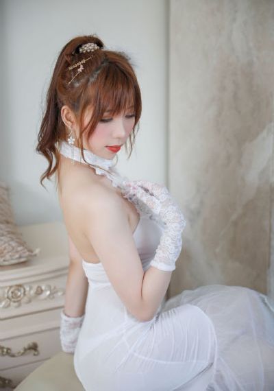 美丽俏佳人