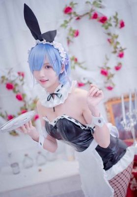 燕双鹰《英雄》